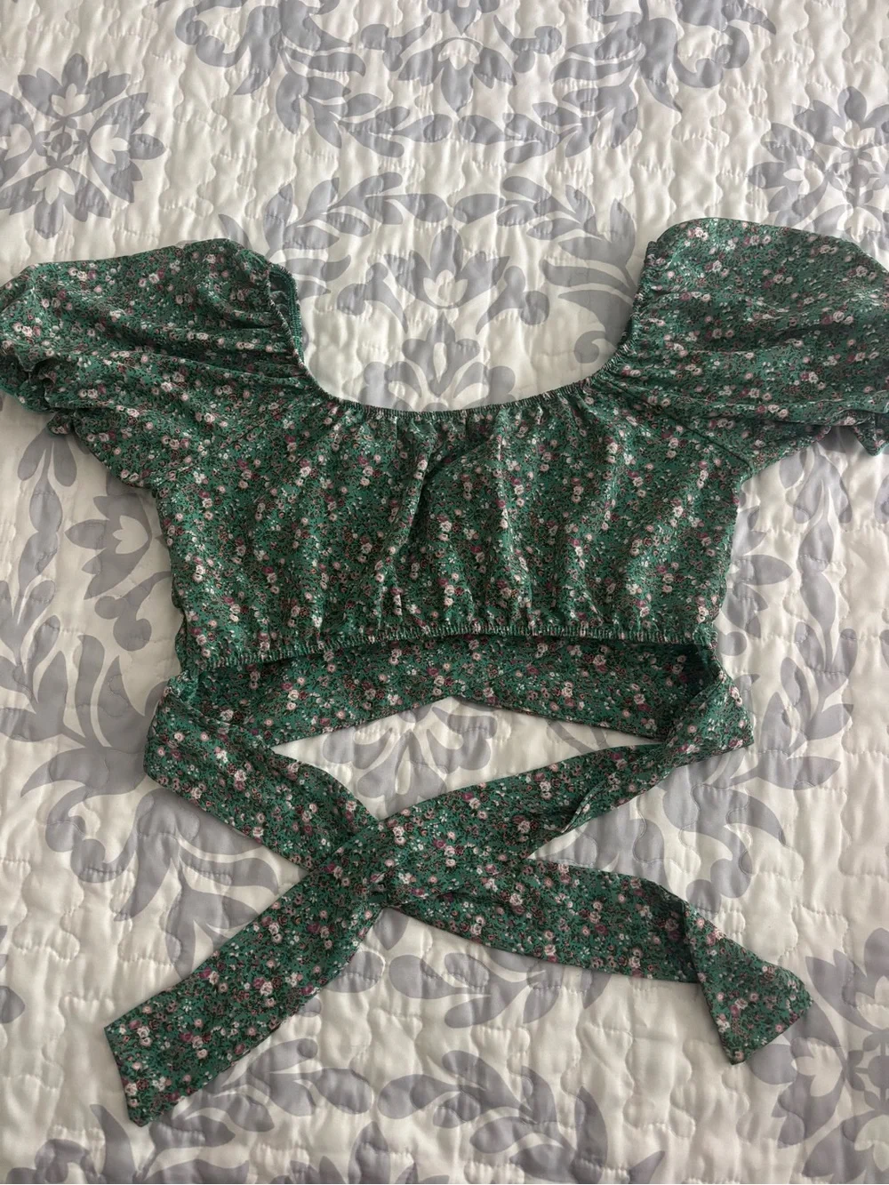 Altar'd State Green Floral Puff-Sleeve Crop Top